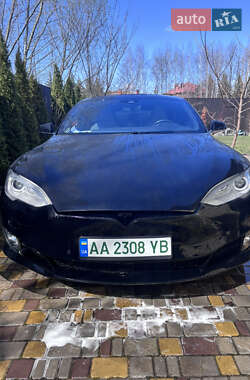 Лифтбек Tesla Model S 2015 в 