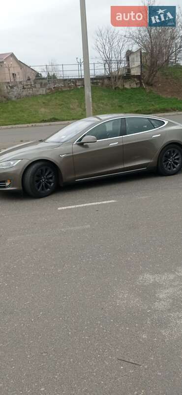 Ліфтбек Tesla Model S 2016 в Одесі