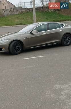 Лифтбек Tesla Model S 2016 в 