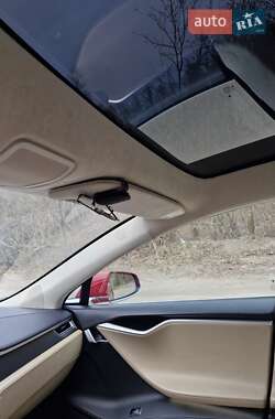 Лифтбек Tesla Model S 2017 в 