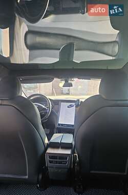 Лифтбек Tesla Model S 2020 в 
