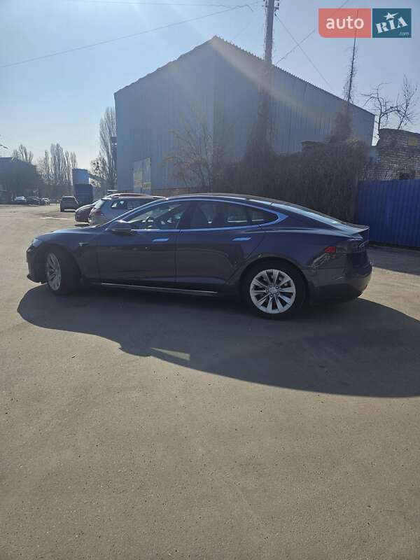 Ліфтбек Tesla Model S 2020 в Києві