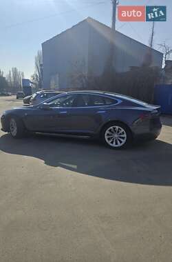 Лифтбек Tesla Model S 2020 в 