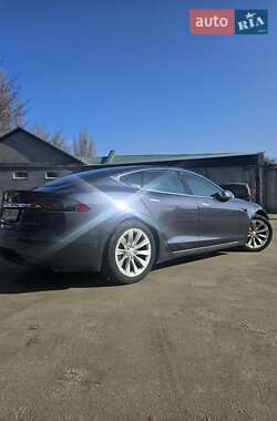 Лифтбек Tesla Model S 2020 в 