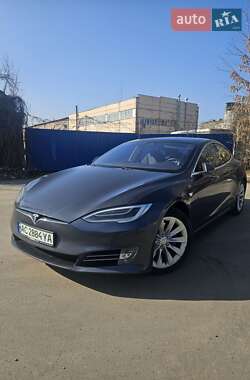 Tesla Model S 2020