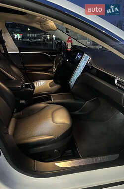 Лифтбек Tesla Model S 2015 в 