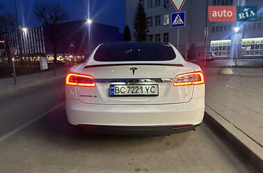 Лифтбек Tesla Model S 2015 в 