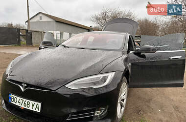 Лифтбек Tesla Model S 2016 в 