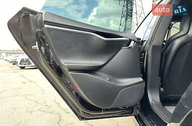 Лифтбек Tesla Model S 2014 в 