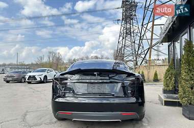Лифтбек Tesla Model S 2014 в 