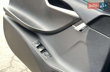 Лифтбек Tesla Model S 2014 в 