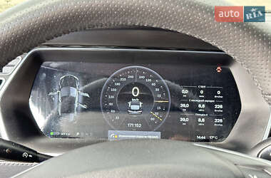 Лифтбек Tesla Model S 2014 в 