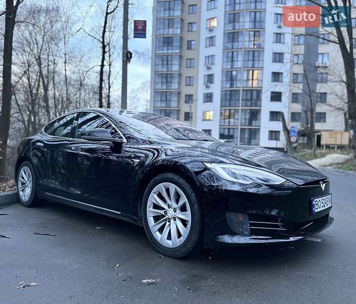 Лифтбек Tesla Model S 2017 в Тернополе