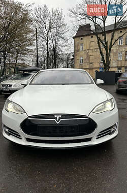 Ліфтбек Tesla Model S 2013 в 