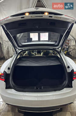 Ліфтбек Tesla Model S 2013 в 