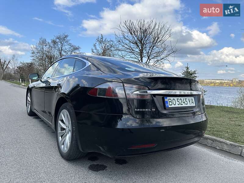Лифтбек Tesla Model S 2017 в Тернополе