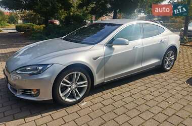Ліфтбек Tesla Model S 2016 в Тернополі