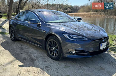 Ліфтбек Tesla Model S 2020 в 