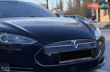 Ліфтбек Tesla Model S 2015 в Вінниці