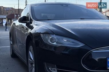 Ліфтбек Tesla Model S 2015 в Вінниці