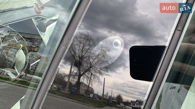 Лифтбек Tesla Model S 2017 в Киеве фото 16 Лифтбек Tesla Model S 2017 в Киеве