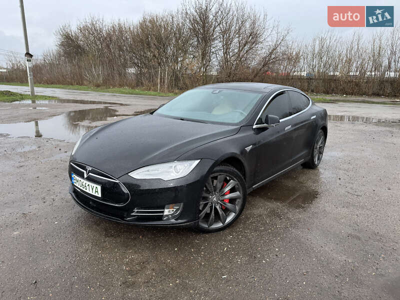 Лифтбек Tesla Model S 2015 в 