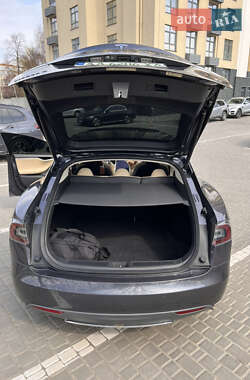 Лифтбек Tesla Model S 2014 в 