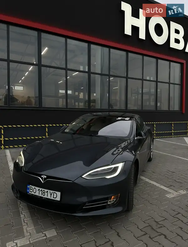Tesla Model S 2018