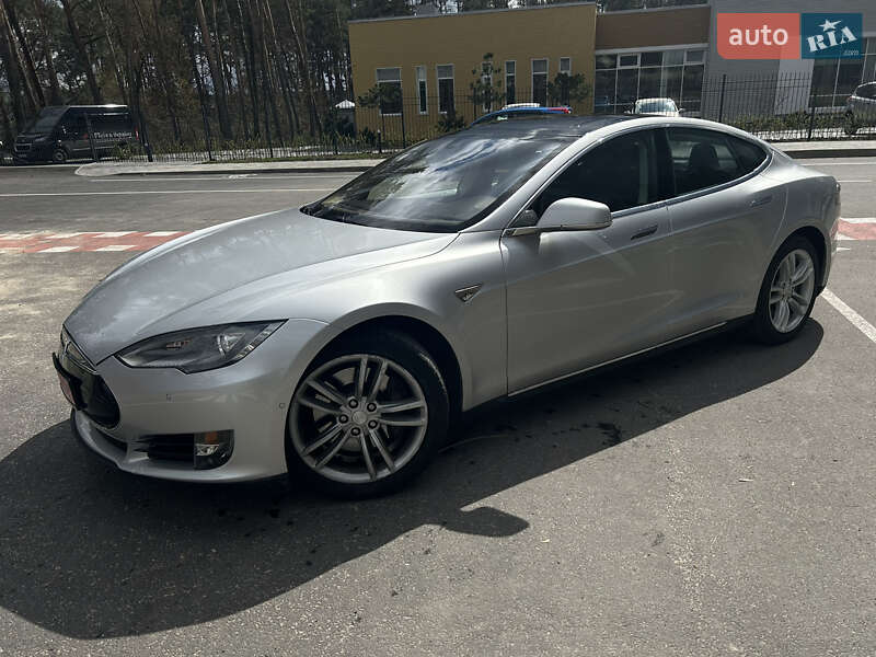Ліфтбек Tesla Model S 2014 в Житомирі
