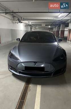 Ліфтбек Tesla Model S 2013 в 