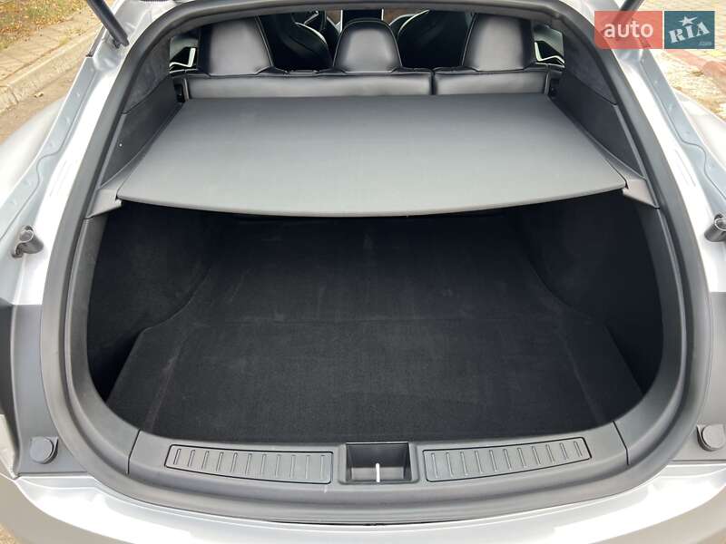 Лифтбек Tesla Model S 2017 в Одессе