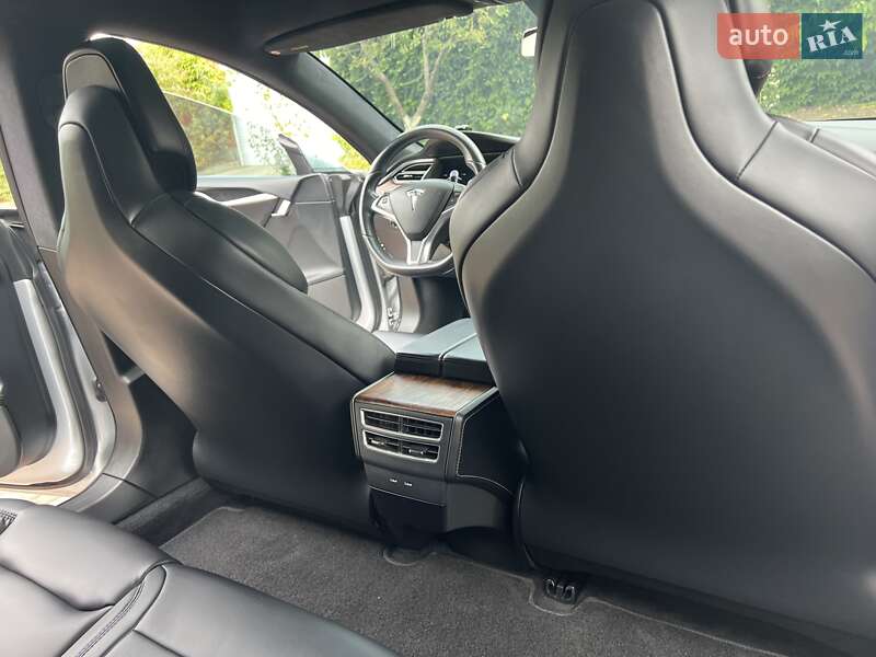 Лифтбек Tesla Model S 2017 в Одессе