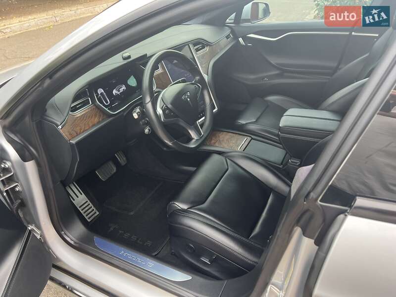 Лифтбек Tesla Model S 2017 в Одессе