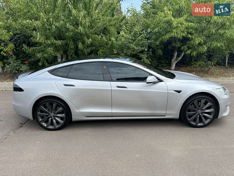 Лифтбек Tesla Model S 2017 в Одессе
