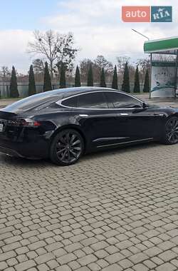 Лифтбек Tesla Model S 2013 в 