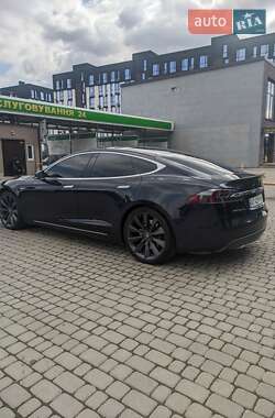 Лифтбек Tesla Model S 2013 в 