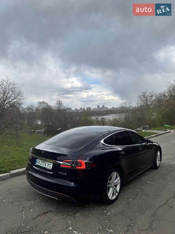 Лифтбек Tesla Model S 2015 в Киеве фото 6 Лифтбек Tesla Model S 2015 в Киеве