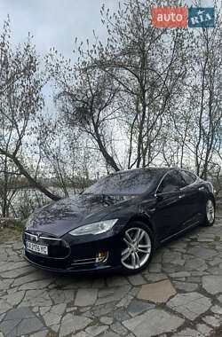 Ліфтбек Tesla Model S 2015 в 