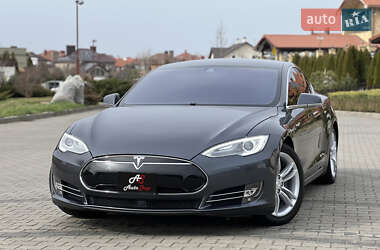Лифтбек Tesla Model S 2014 в 