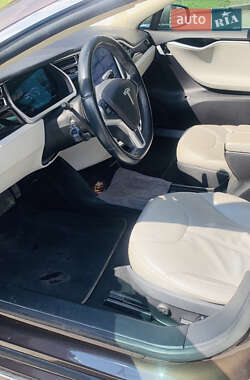 Лифтбек Tesla Model S 2013 в 