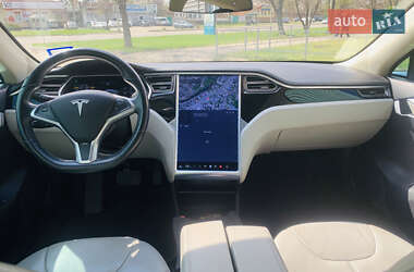 Лифтбек Tesla Model S 2013 в 