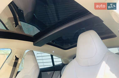 Лифтбек Tesla Model S 2013 в 