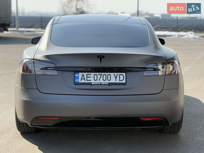 Лифтбек Tesla Model S 2016 в Днепре