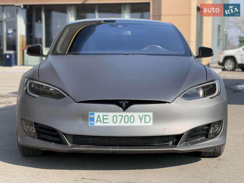 Лифтбек Tesla Model S 2016 в Днепре