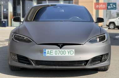 Ліфтбек Tesla Model S 2016 в 