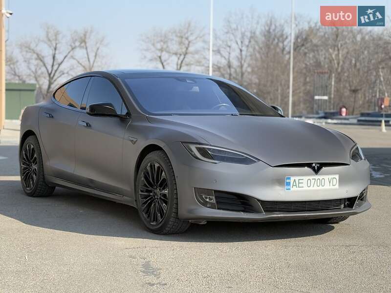 Лифтбек Tesla Model S 2016 в Днепре
