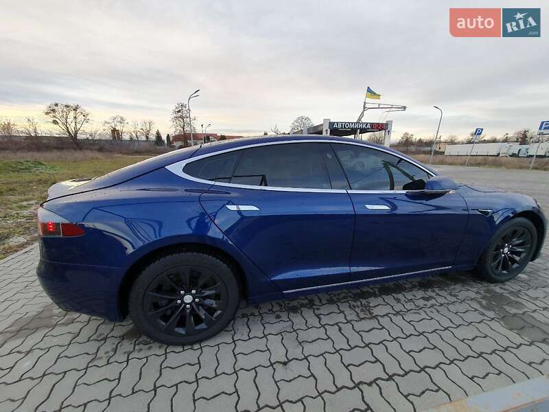 Лифтбек Tesla Model S 2018 в Львове