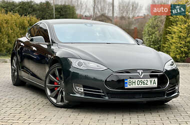 Лифтбек Tesla Model S 2014 в 