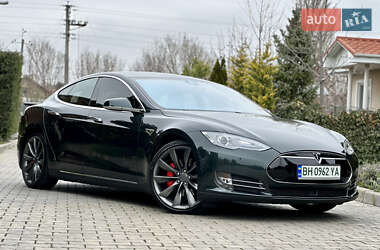 Лифтбек Tesla Model S 2014 в 