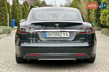 Лифтбек Tesla Model S 2014 в 